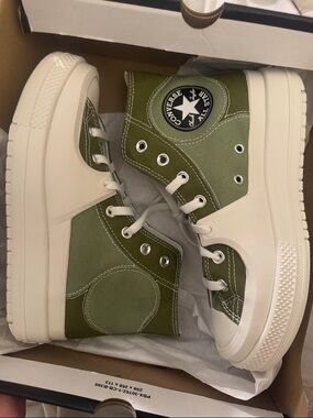 Converse unisex Olive Green and Cream High-Top Platform Sneakers